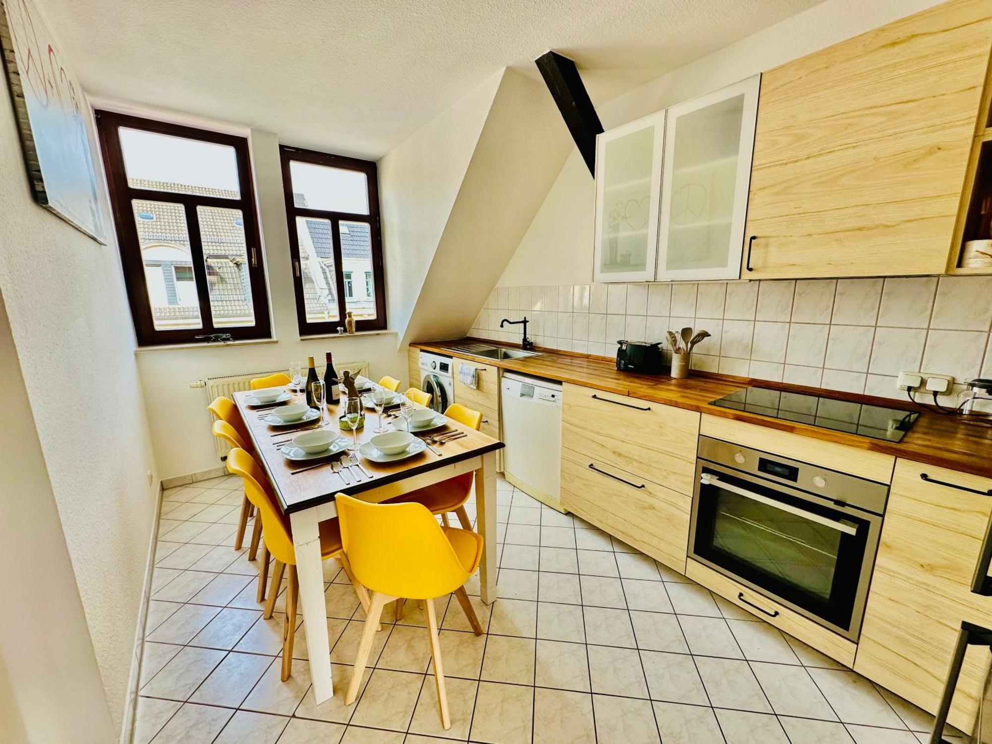Massive Karli Loft - Over 130 Meters Floor Space - Home Theater Room - 4 Private Sleeping Areas - Best Location In Leipzig Luaran gambar