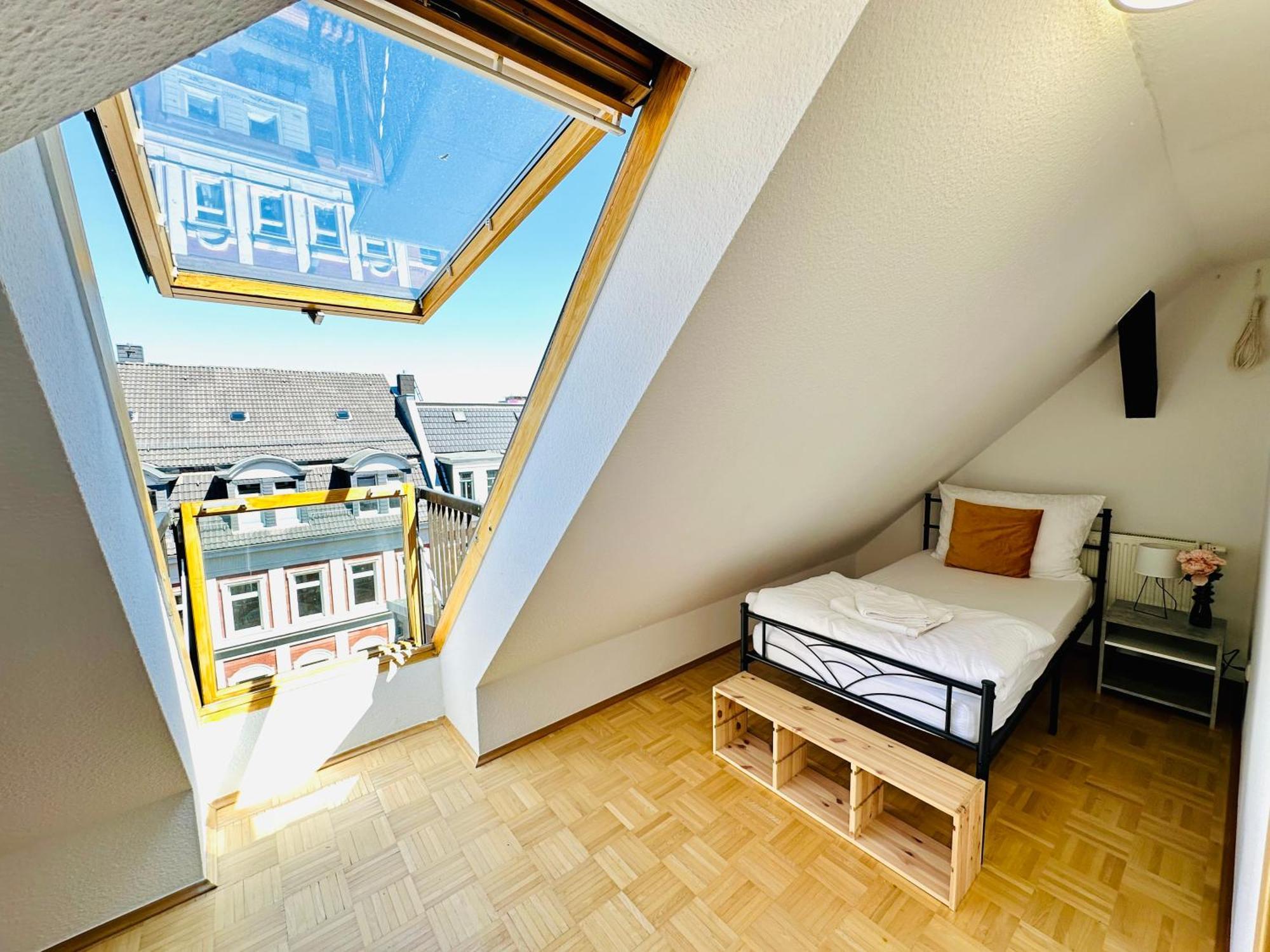 Massive Karli Loft - Over 130 Meters Floor Space - Home Theater Room - 4 Private Sleeping Areas - Best Location In Leipzig Luaran gambar